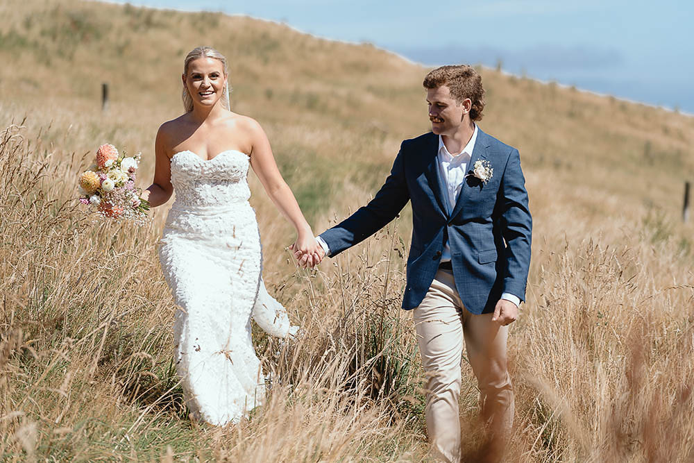 Lochend Woolshed courtyard wedding photos